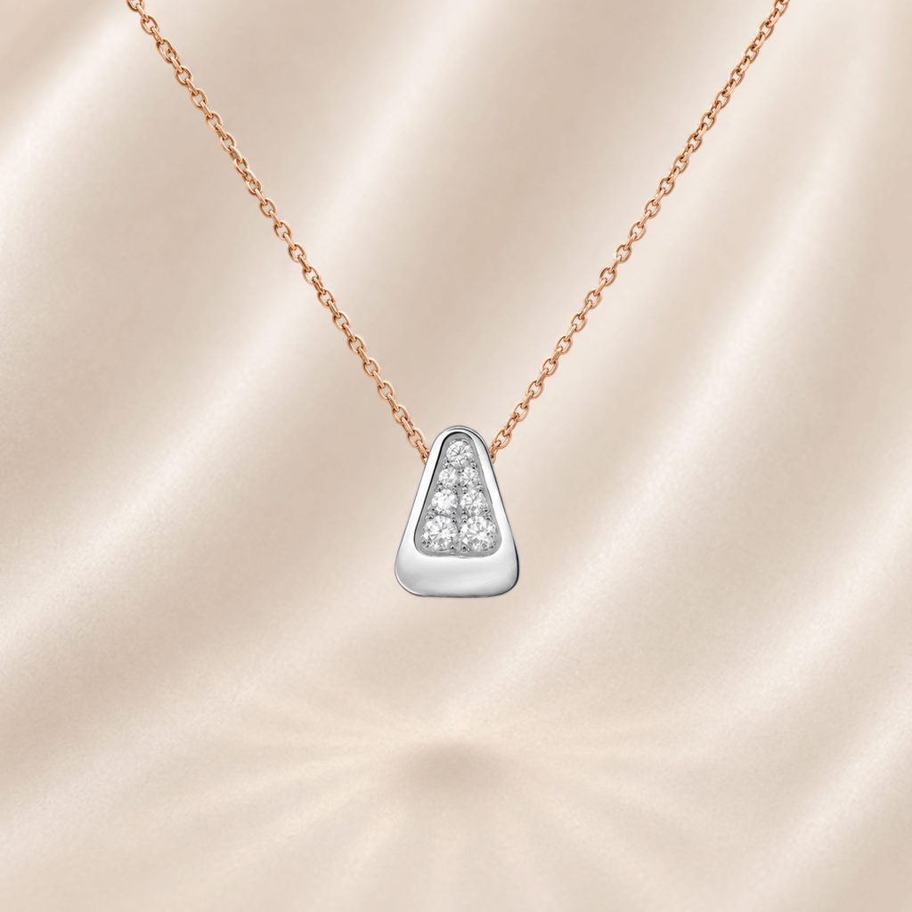 Collier Triangle