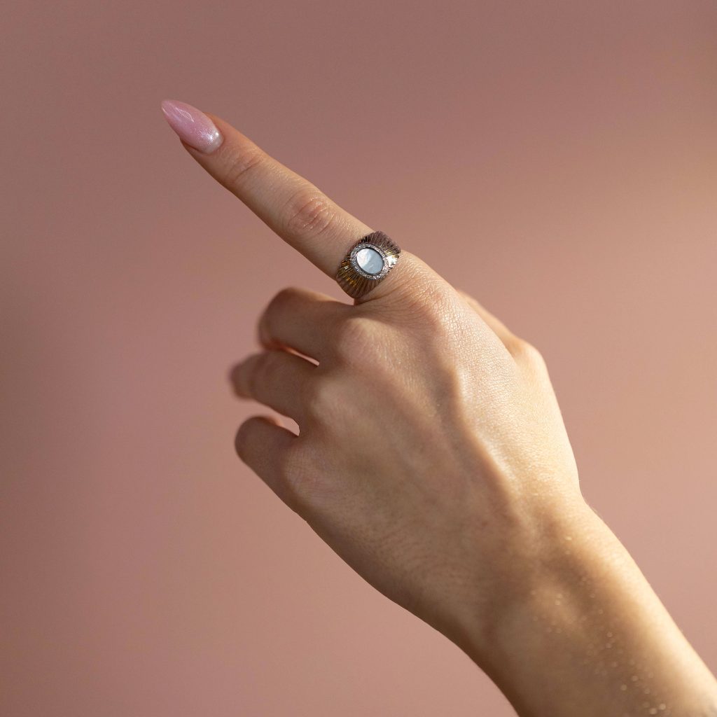 Alternative view of Bague Héritage nacre